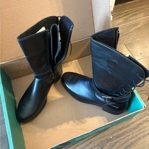 Black Mid-Calf Leather Lace-Up Winter Boots with Buckle Detail